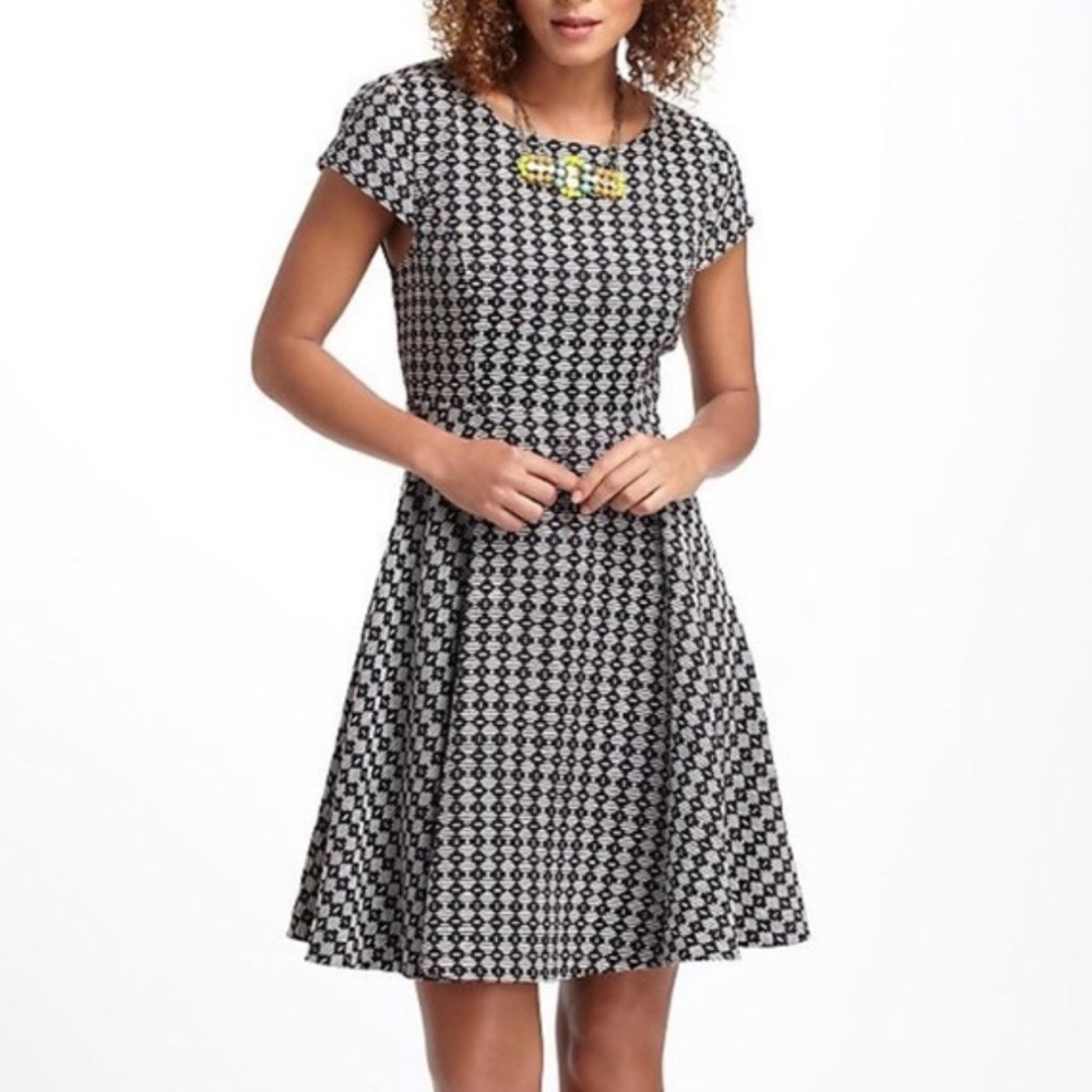 Maeve Anthropologie cap sleeve black and white dress, size 4